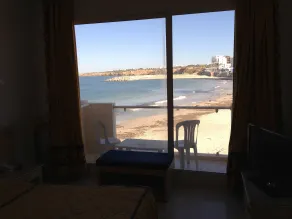 Hotel Les Palmiers - Vue de la chambre