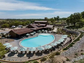 Cava Robles RV Resort - Pool