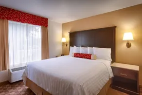 Cortona Inn and Suites Anaheim Resort - Chambre