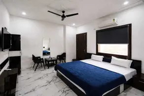 Hotel The Amaresh - Chambre
