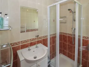Foxglove - Bathroom