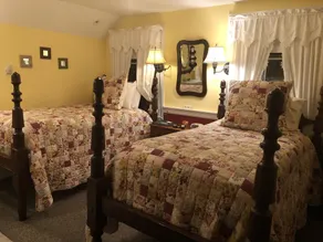 Alpine Haus Bed & Breakfast Inn - Chambre