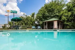 Quality Inn Madison - Pool