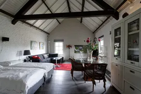 Room-room to Rent With own Entrance, liv - Sala de estar