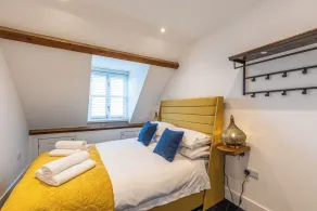 Groves House - Quarto