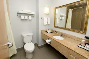 HomeTown Inn-Ringgold - Bathroom
