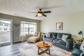 Inviting Bowling Green Escape w/ Smart Tvs! - Intérieur