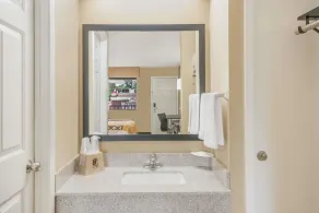 Super 8 by Wyndham Bryant Little Rock Area - Salle de bain