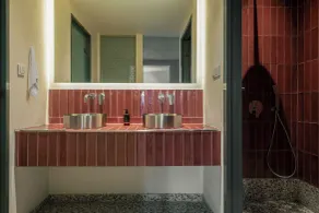 FOS Luxury Suites - Bathroom