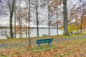 Bayfront Cabin w/ Docks & Access to Lake Ontario! - Interiør