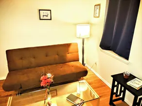 Room in Guest Room - Twin Bunk-style Bedroom Close to Downtown - Vardagsrum