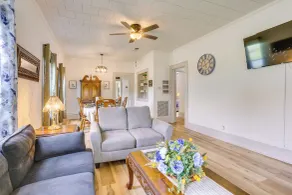 Half-mi to Dtwn Lufkin: Charming & Spacious Home! - Intérieur