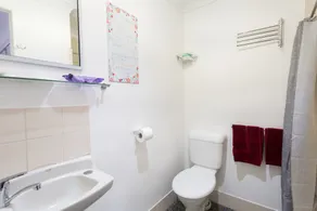 Taree Lodge Motel - Bathroom