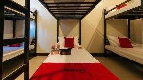 RedDoorz @ Golite Washington - Chambre
