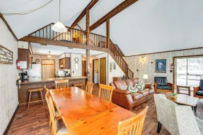 Pere Marquette Riverfront Cabin w/ Fishing Access - Interiör