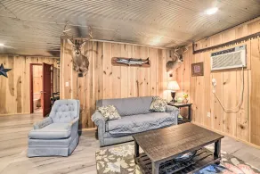 Charming New Concord Cabin on 50-Acre Farm! - Innenbereich