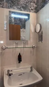 Greylands Guest House - Bathroom