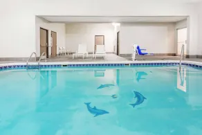 Travelodge by Wyndham Longmont - Piscine