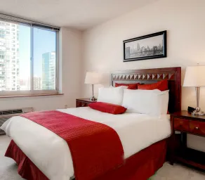 Bluebird Suites near Newport Center - Rum