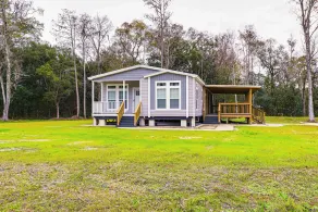 Peaceful Starke Retreat w/ Deck: 6 Mi to Downtown! - Interiør