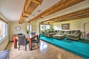 Lakefront Brohman Retreat w/ Dock & Fire Pit! - Interiör