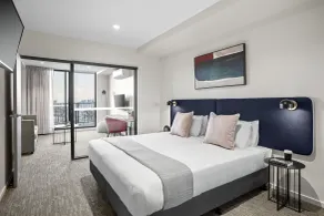 Quest Preston - Room