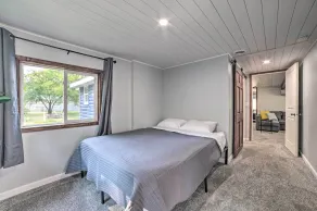 Prudenville Retreat w/ Yard ~ 1 Mi to Lake! - Interiør