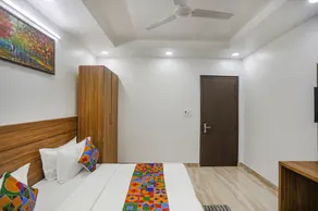 FabHotel Unique Stay - Max Super Speciality Hospital, Sector 128 - Rum
