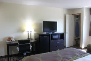 AmericInn by Wyndham West Burlington - Chambre