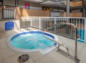 Coast Calgary University Area Hotel by APA - Pool