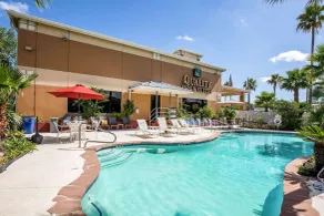 Quality Inn & Suites Seabrook- NASA- Kemah - Piscine