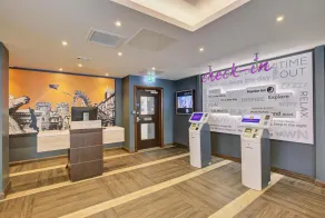 Premier Inn Haywards Heath - Reception