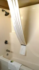 Comfort Inn SW Omaha I-80 - Bathroom