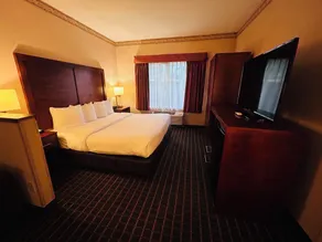 Comfort Suites Portland Southwest - Room
