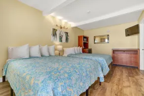 Abellona Inn & Suites - Room