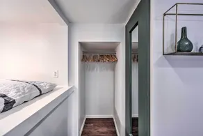 3 Mi to Dtwn Seattle Queen Anne Apartment! - Intérieur