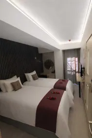 zebra otel buca - Room