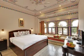 Panna Vilas - A Lake Facing Boutique Hotel - Rum