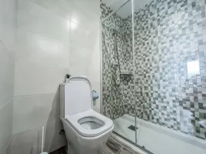 Modern Two Bedroom Apartment With Pool - Badrum