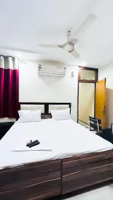 Roomshala 142 Bed Chamber South ex - Quarto