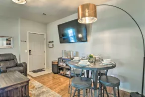 Couples Condo Retreat Overlooking Golf Course - Interiör