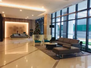One Eastwood Avenue - Recepción