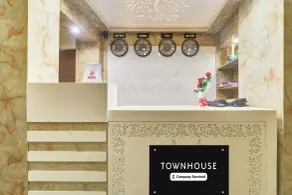 Super Townhouse Kankarbagh Formerly Kunwar Alcajars - Hall