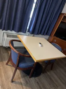 Safari Motel - Room
