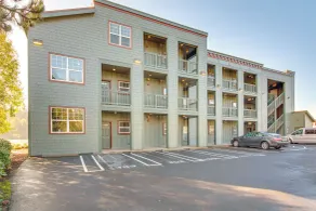 Riverfront Views, Walk to Old Town, Dog Friendly! The Tide That Binds - Innvendig
