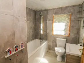 Striding Edge - Baño