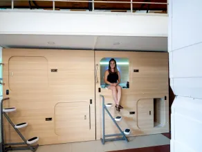 Capsule Hotel Happy lounge - Room