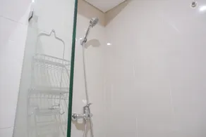 Simply Designed Studio At Daan Mogot City Apartment - Bathroom