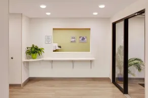 WoodSpring Suites Bakersfield East - Lobby
