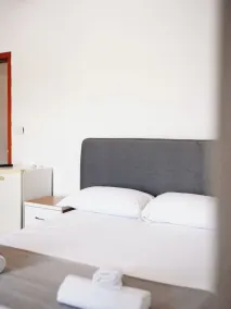Corner Hotel - Room